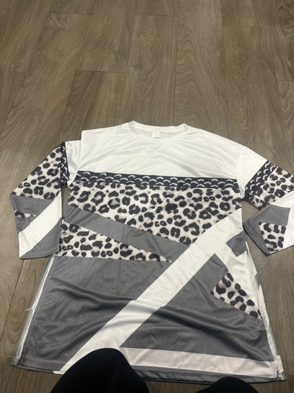 Leopard & Geo Print Athletic Top in White, Gray, Black